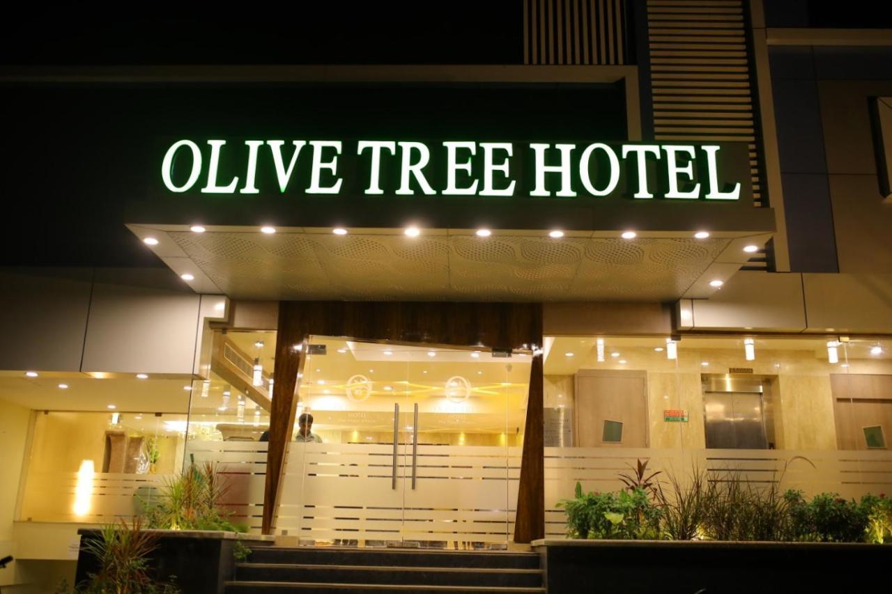 Olive Tree Hotel Виджаявада Экстерьер фото