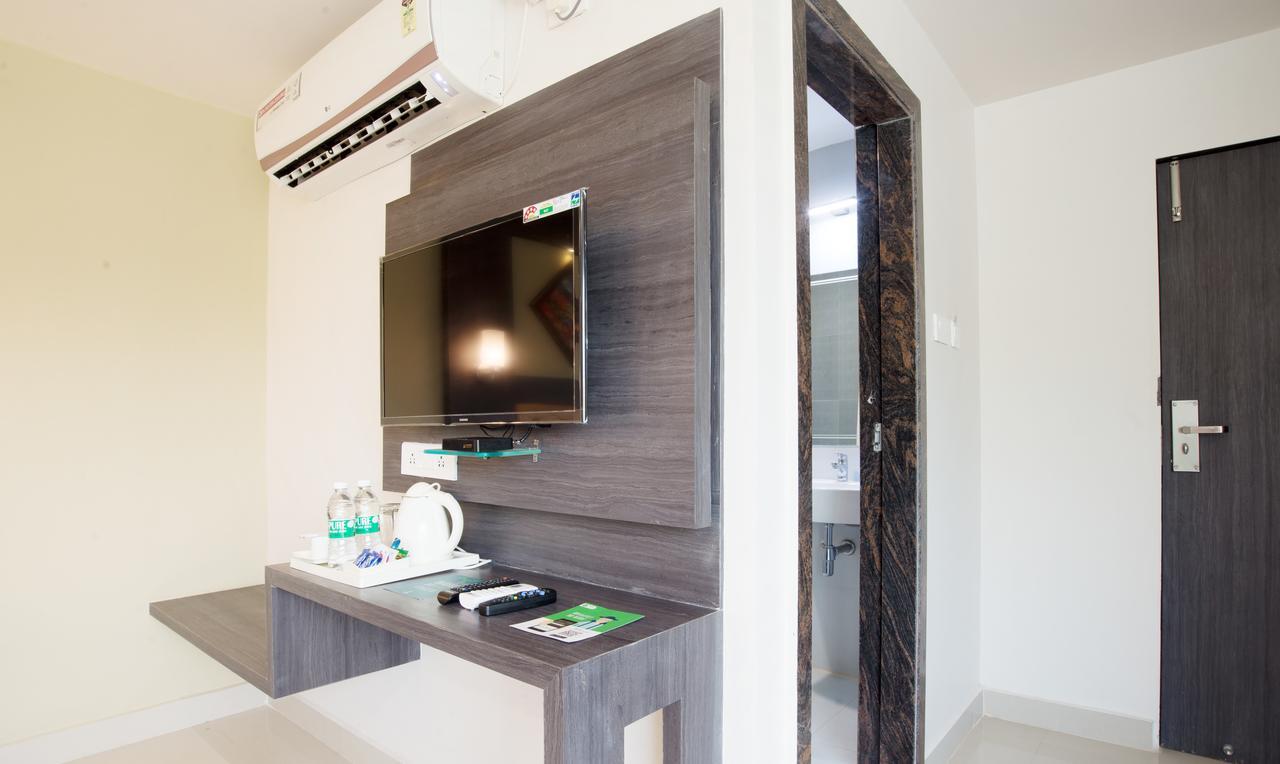 Olive Tree Hotel Виджаявада Экстерьер фото